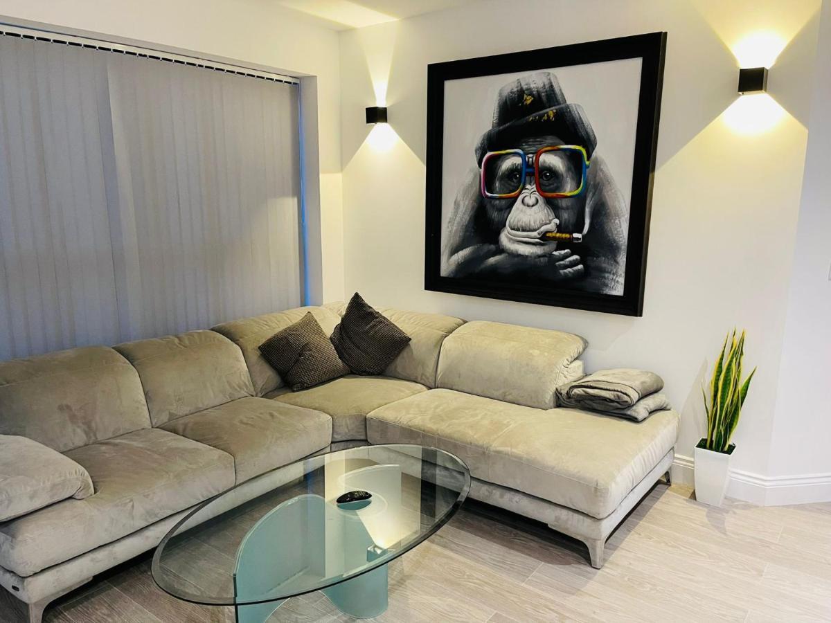 Salt Hill Windsor Legoland Eton Heathrow Luxury 2 Bed 1 Bath Free Parking Apartment สลาว ภายนอก รูปภาพ