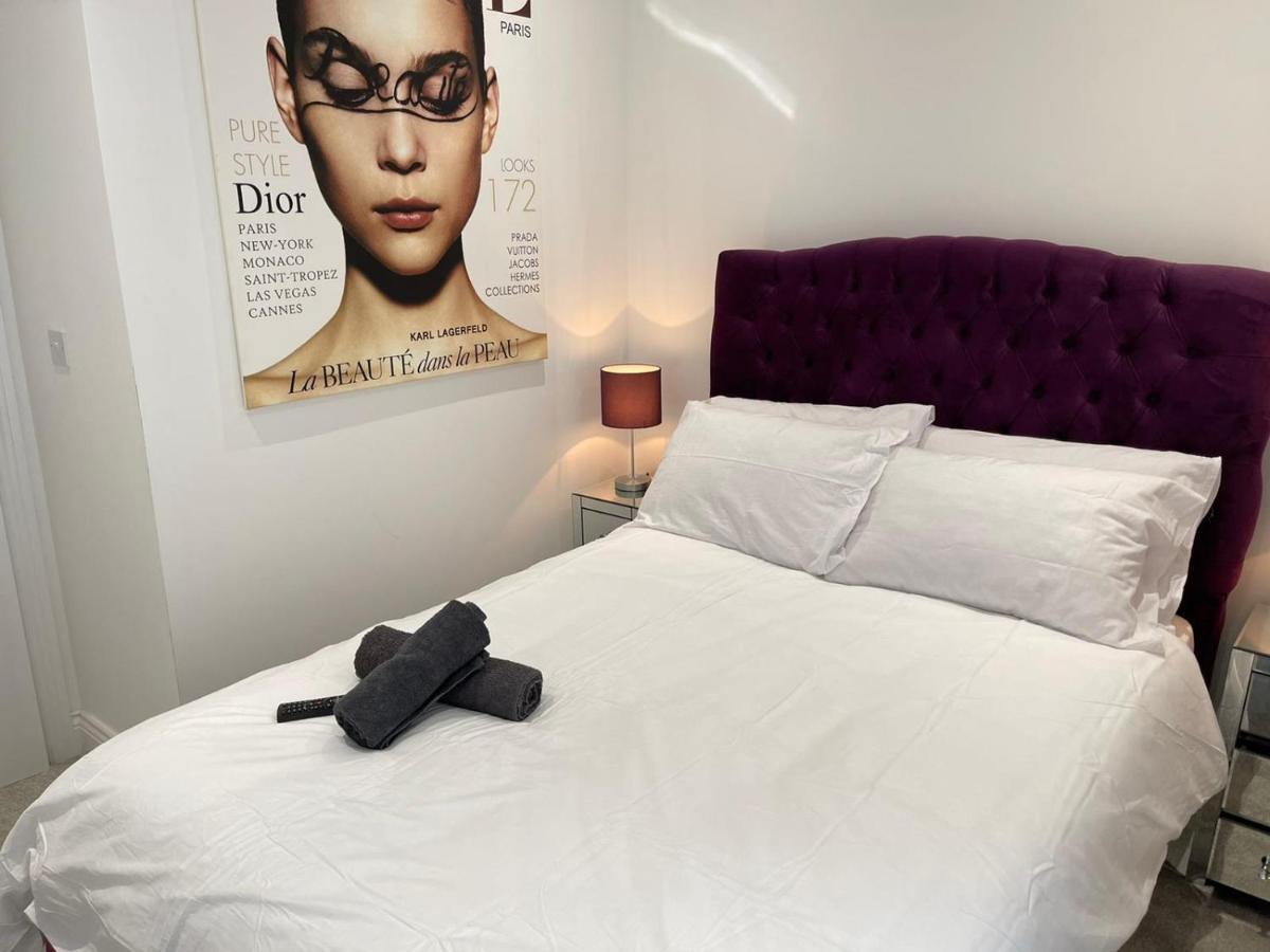 Salt Hill Windsor Legoland Eton Heathrow Luxury 2 Bed 1 Bath Free Parking Apartment สลาว ภายนอก รูปภาพ